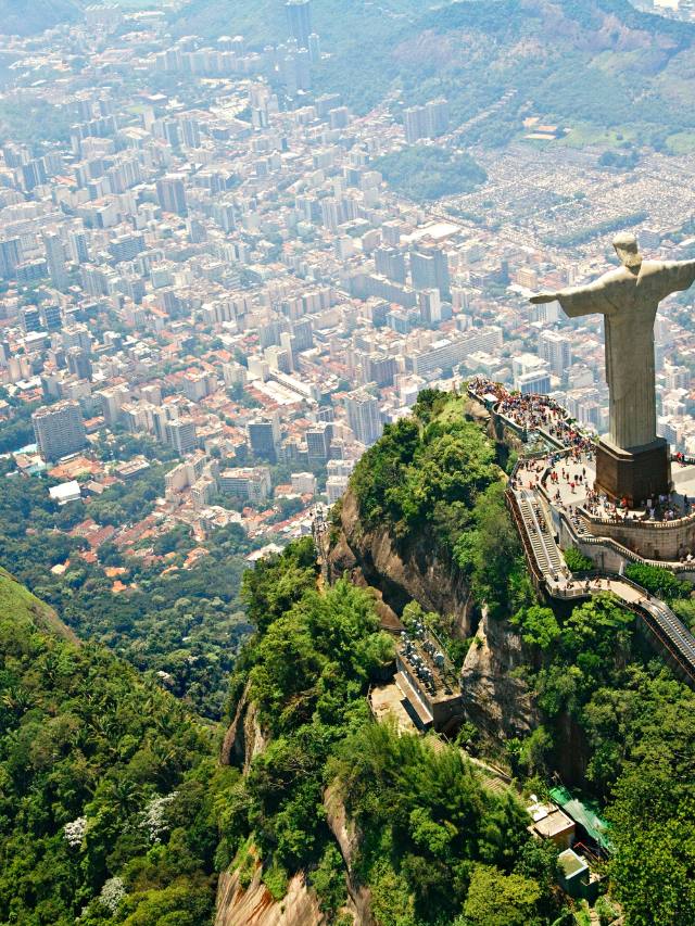 Do-Not-Miss-These Places-in-Rio-De-Janeiro