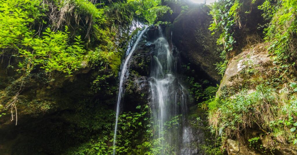 Jibhi Waterfall