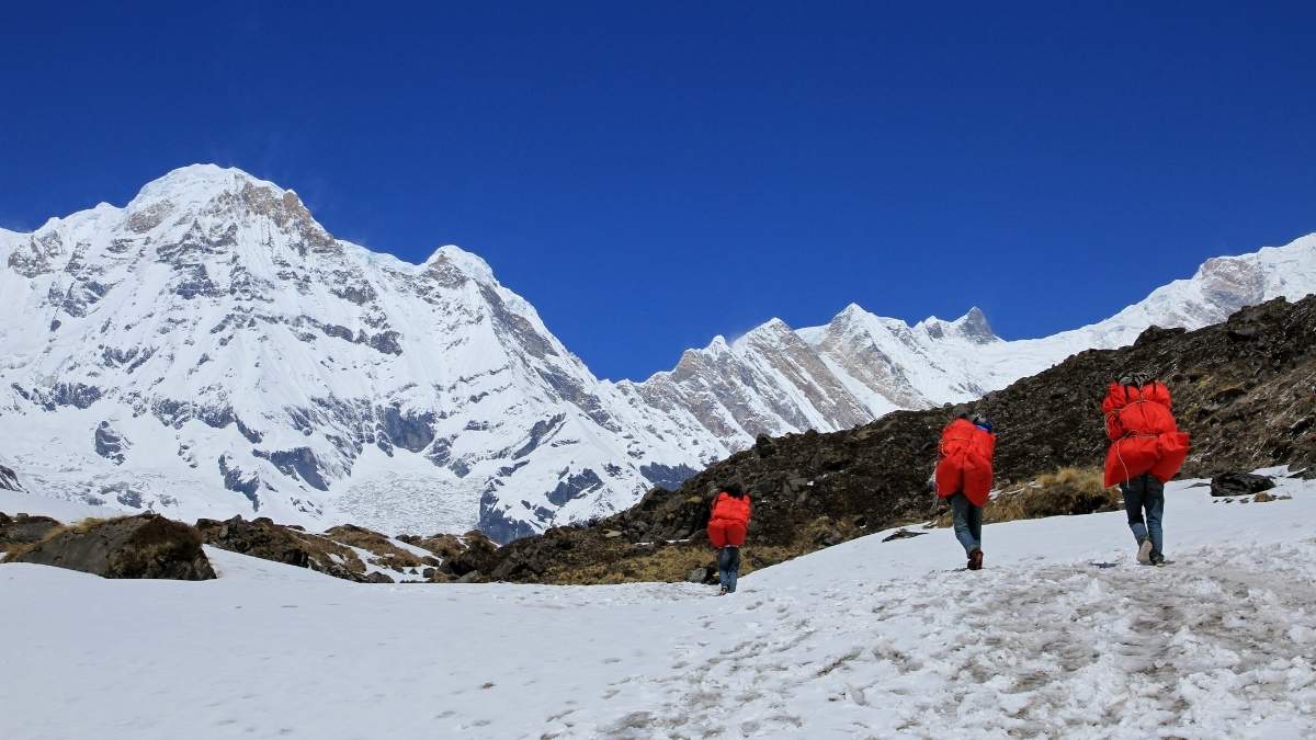 indrahar pass trek route